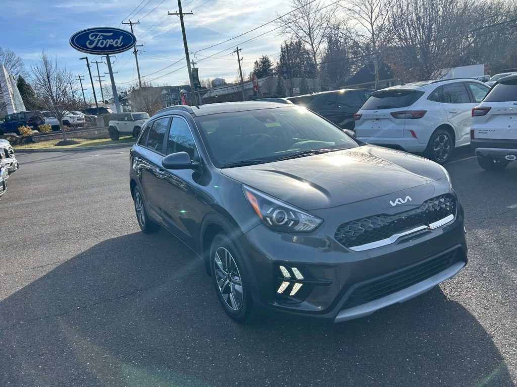 Used 2022 Kia Niro LXS image 3