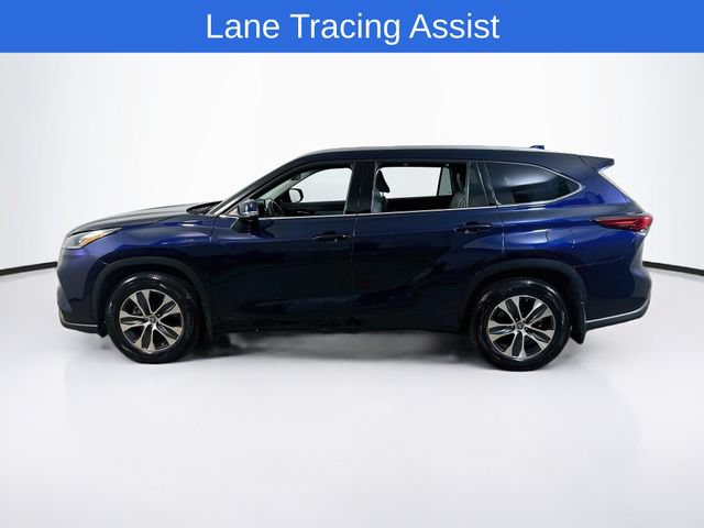 Used 2020 Toyota Highlander XLE AWD/4WD image 6