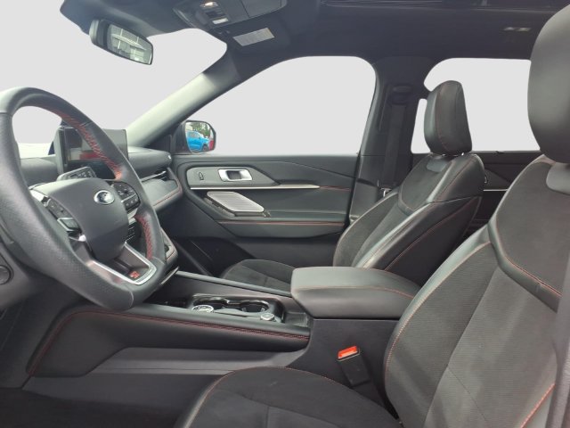 Certified 2025 Ford Explorer ST AWD/4WD image 7