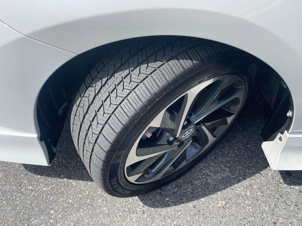 Used 2018 Toyota Corolla iM image 4