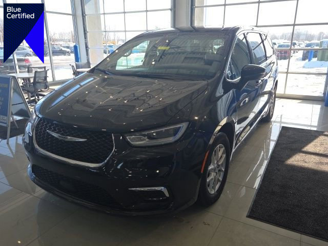 Used 2023 Chrysler Pacifica Touring-L