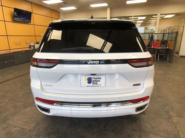 Used 2024 Jeep Grand Cherokee Overland w/ Luxury Tech Group IV image 4
