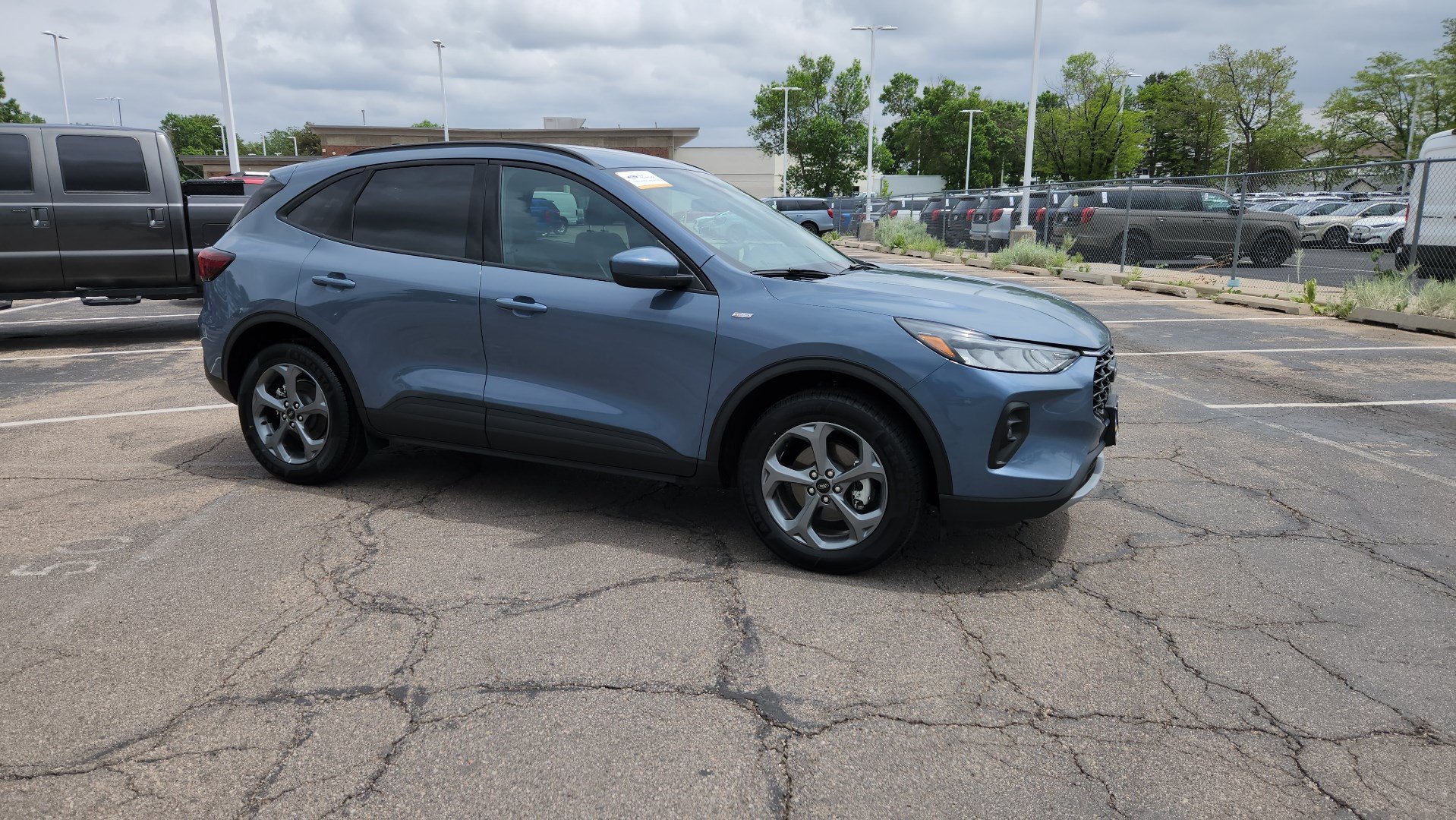 Certified 2025 Ford Escape ST-Line Select AWD/4WD image 18