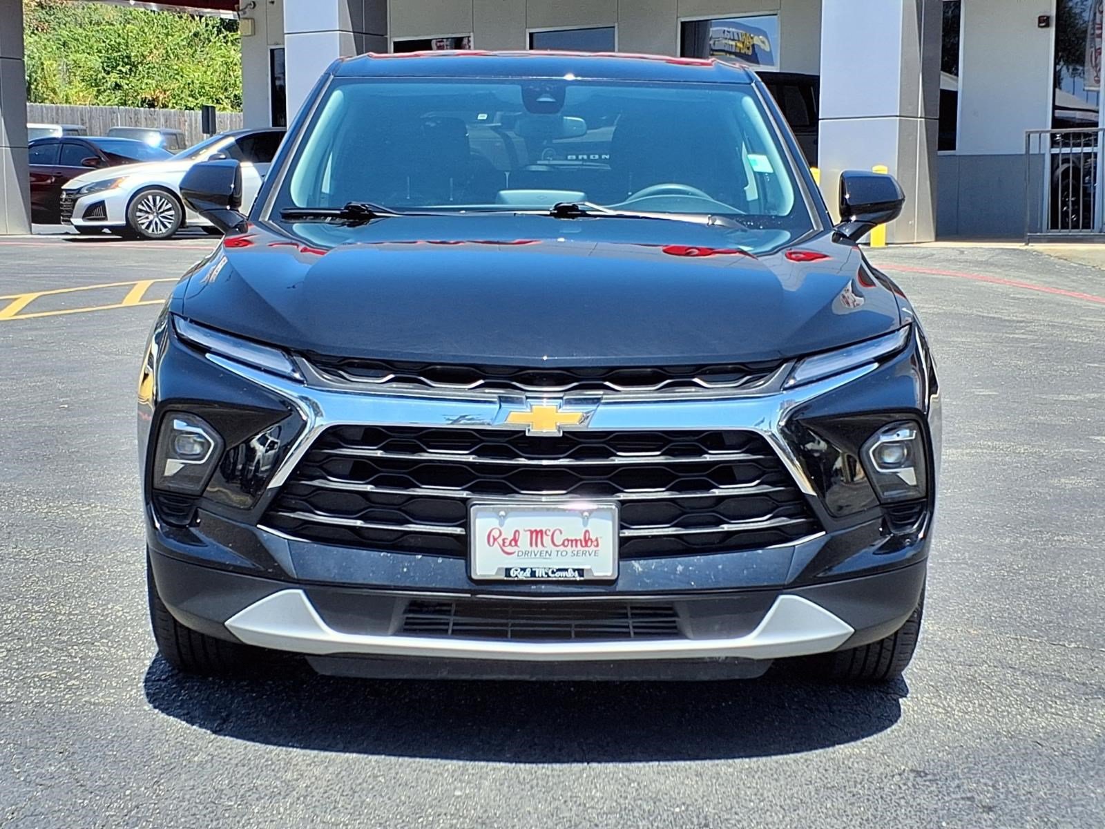 Used 2025 Chevrolet Blazer LT AWD/4WD image 2