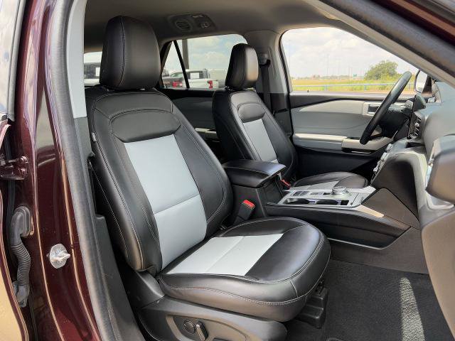 Certified 2023 Ford Explorer XLT w/ Equipment Group 202A RWD image 30
