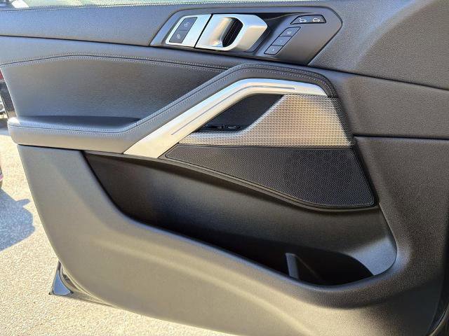 Used 2021 BMW X6 xDrive40i w/ M Sport Package AWD/4WD image 18