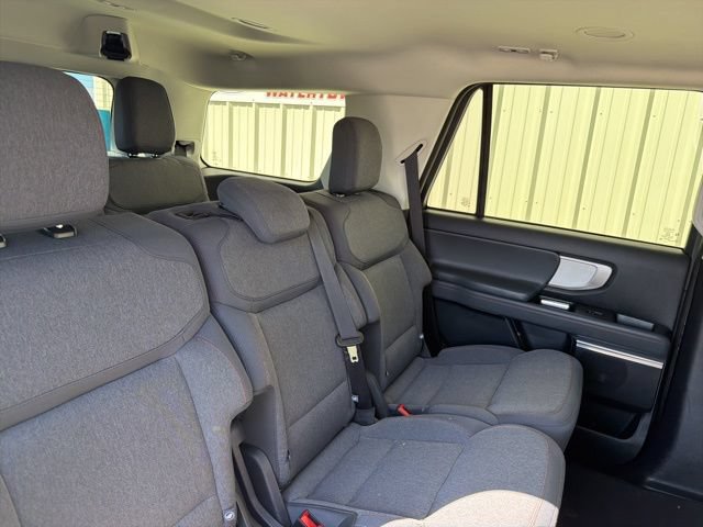 Certified 2025 Ford Expedition Active AWD/4WD image 9