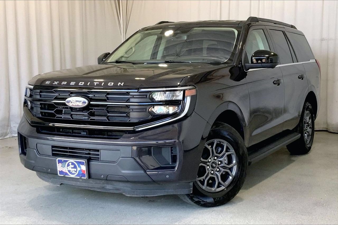 Certified 2025 Ford Expedition Active AWD/4WD image 12