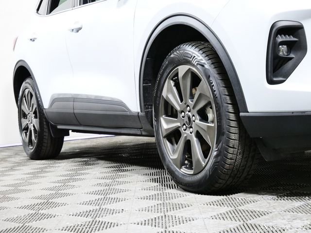Certified 2025 Ford Escape Platinum image 2
