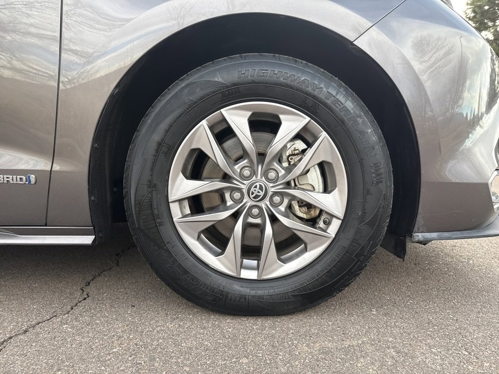 Used 2021 Toyota Sienna XLE image 37