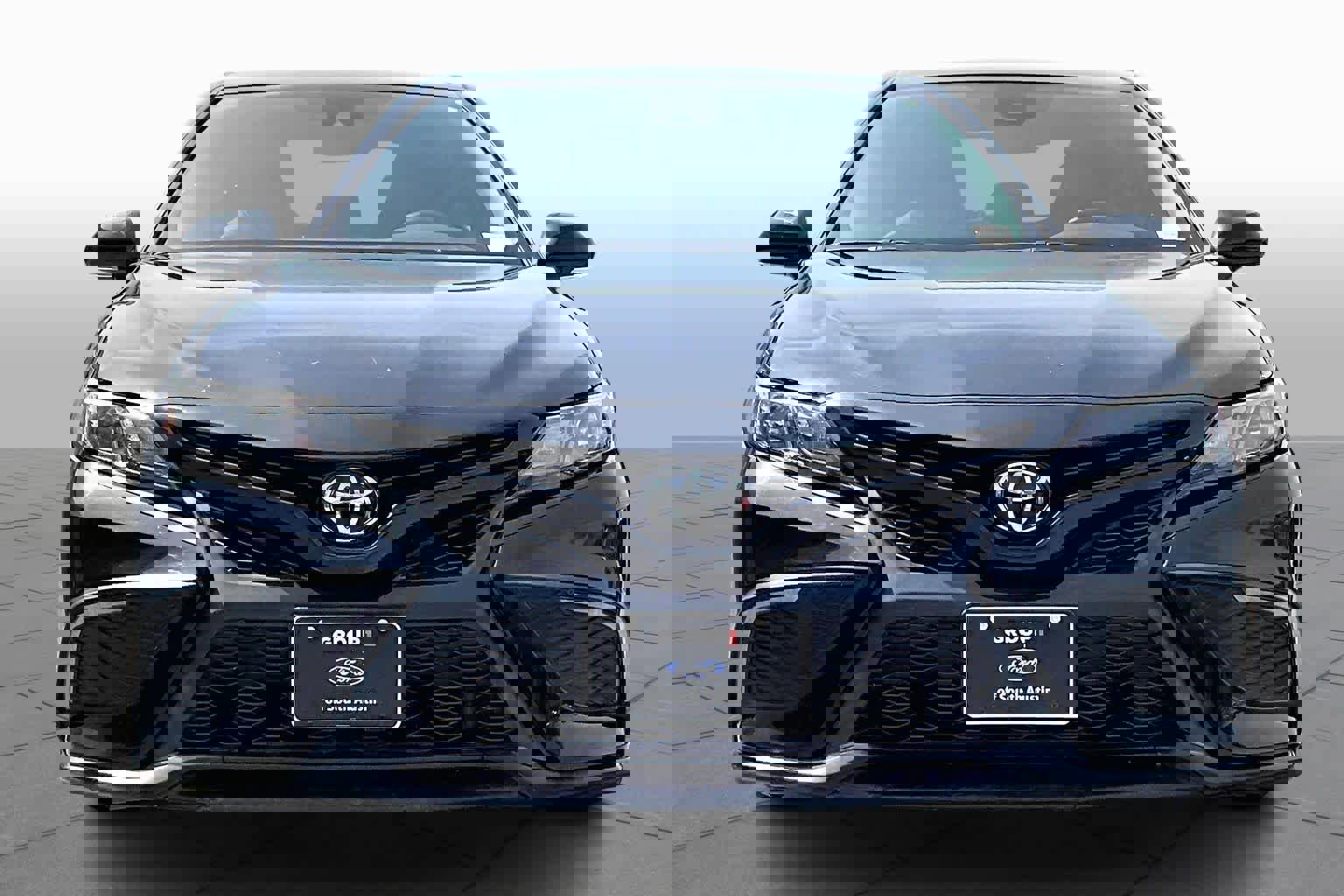 Used 2023 Toyota Camry SE image 8