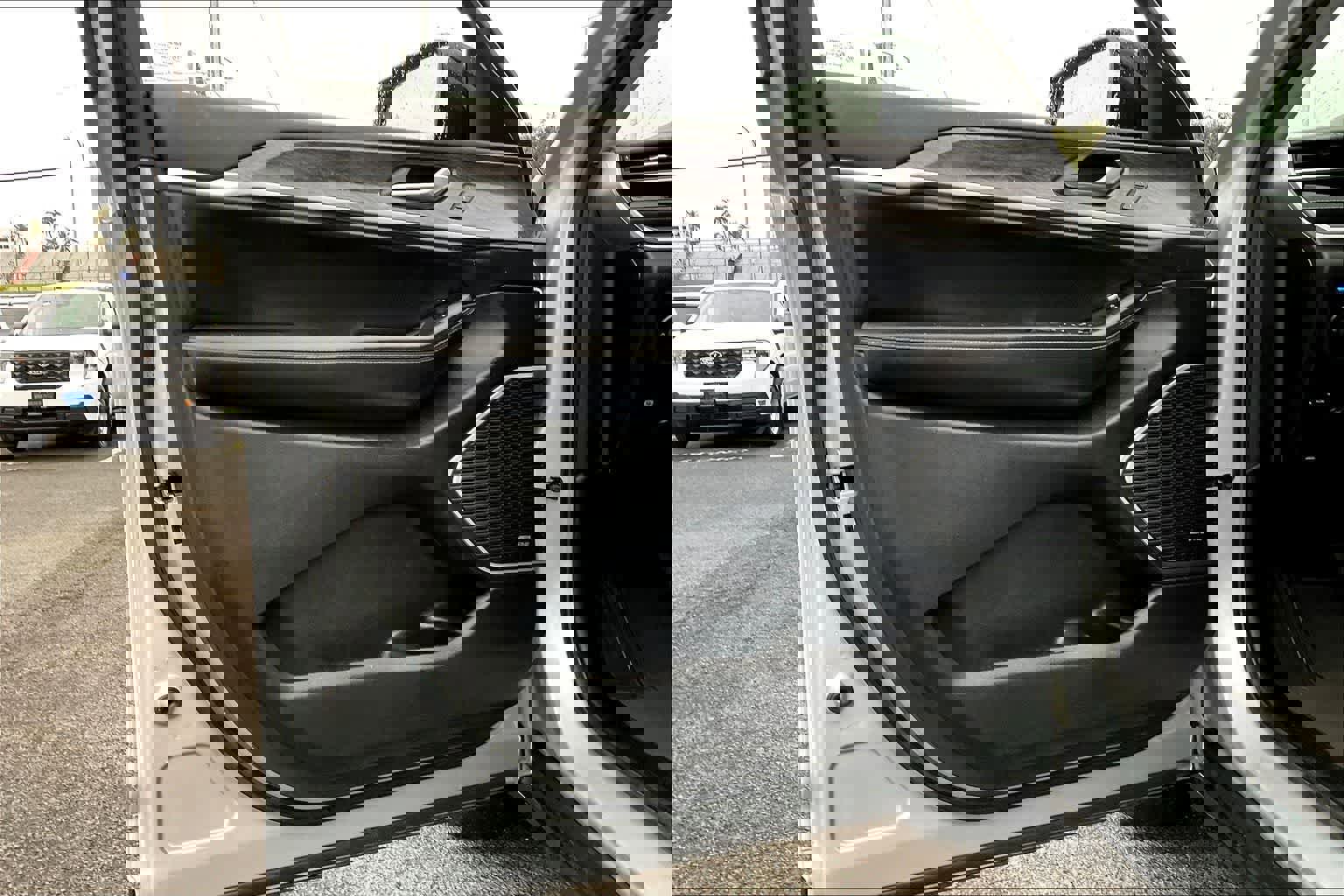 Used 2022 Jeep Grand Cherokee Limited 4xe image 27