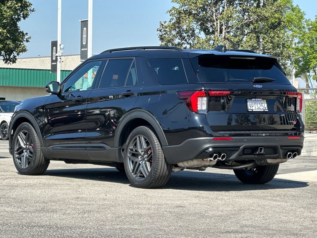 Certified 2025 Ford Explorer ST AWD/4WD image 3