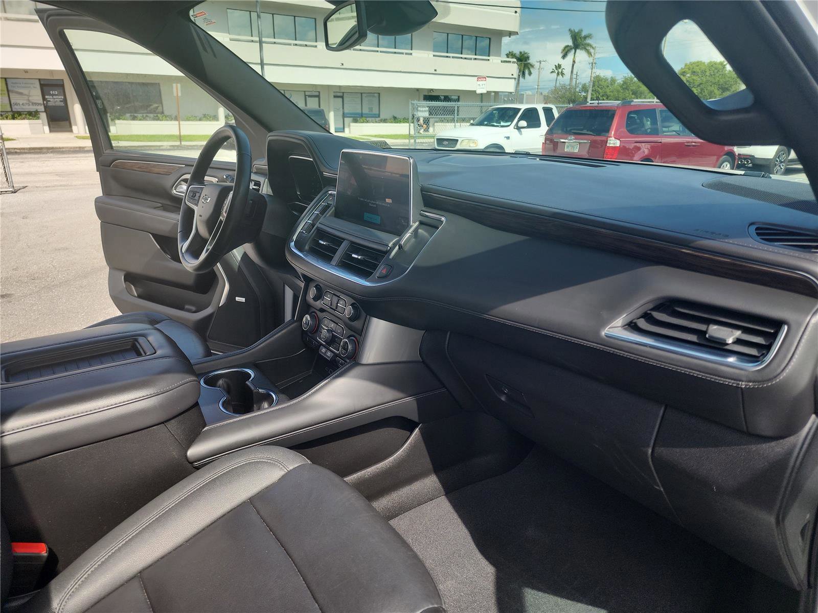 Used 2023 Chevrolet Suburban Z71 w/ Z71 Off-Road Package image 32