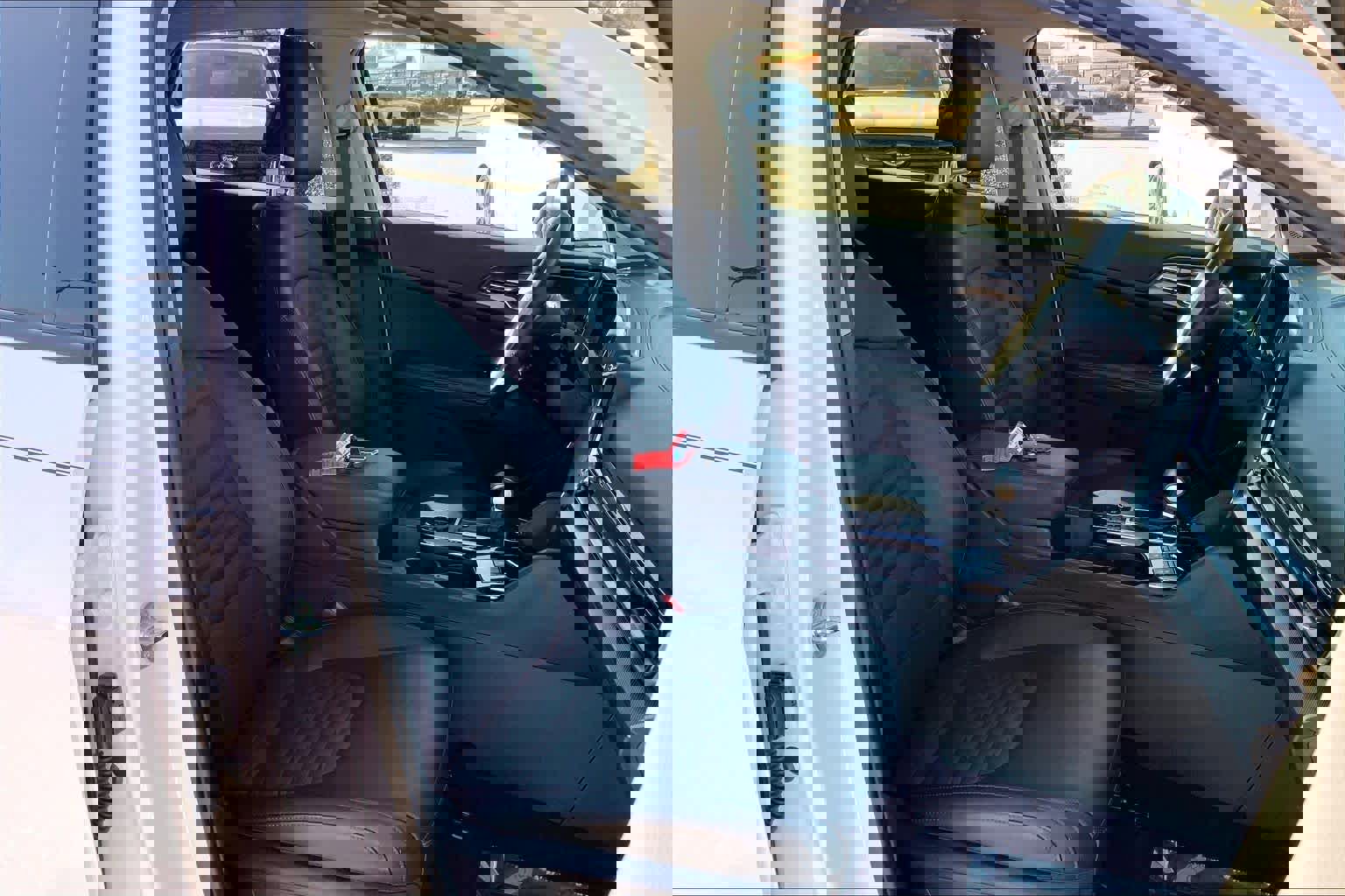 Used 2024 Kia Sportage SX image 9