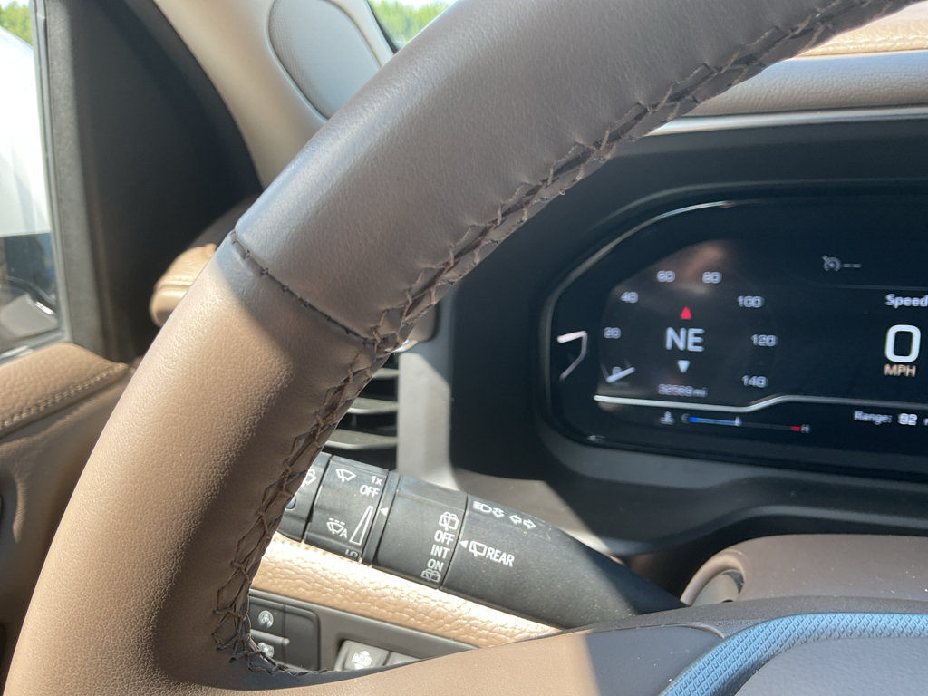 Used 2024 GMC Yukon Denali AWD/4WD image 27