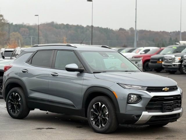 Used 2021 Chevrolet TrailBlazer LT w/ Driver Confidence Package image 35