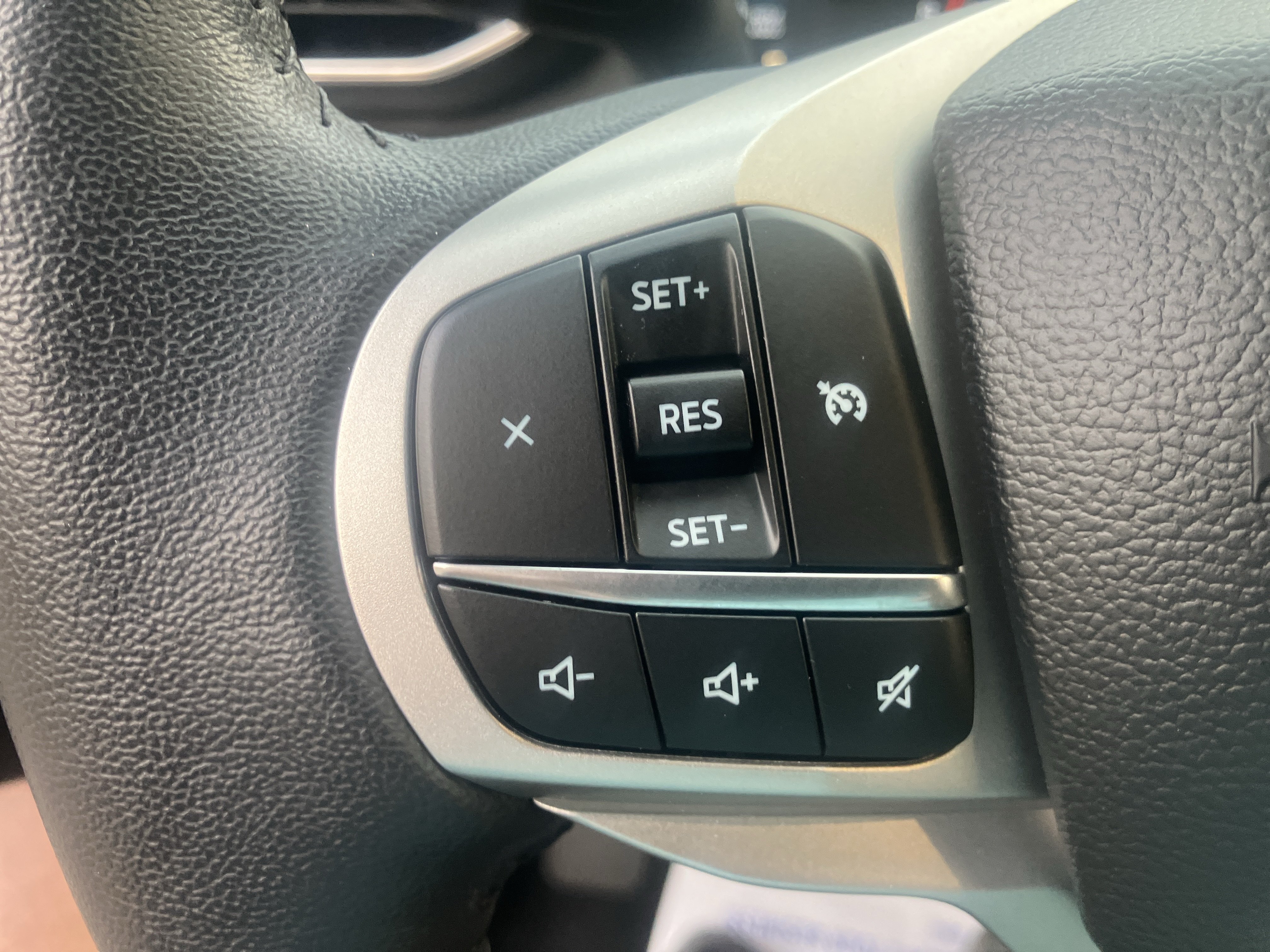 Certified 2023 Ford Explorer XLT w/ Equipment Group 202A AWD/4WD image 24