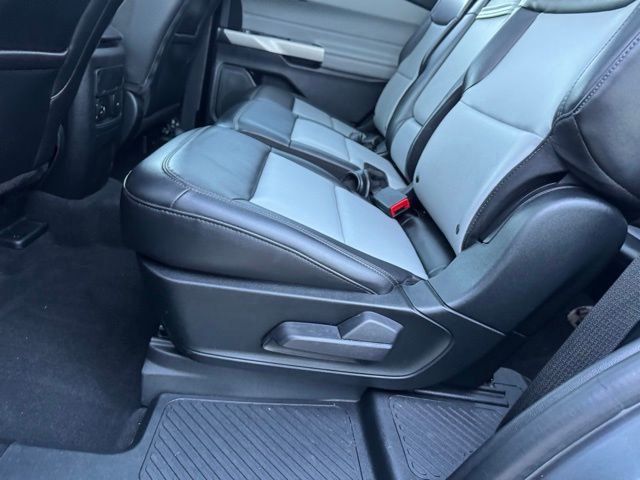 Certified 2022 Ford Explorer XLT w/ Equipment Group 202A AWD/4WD image 15