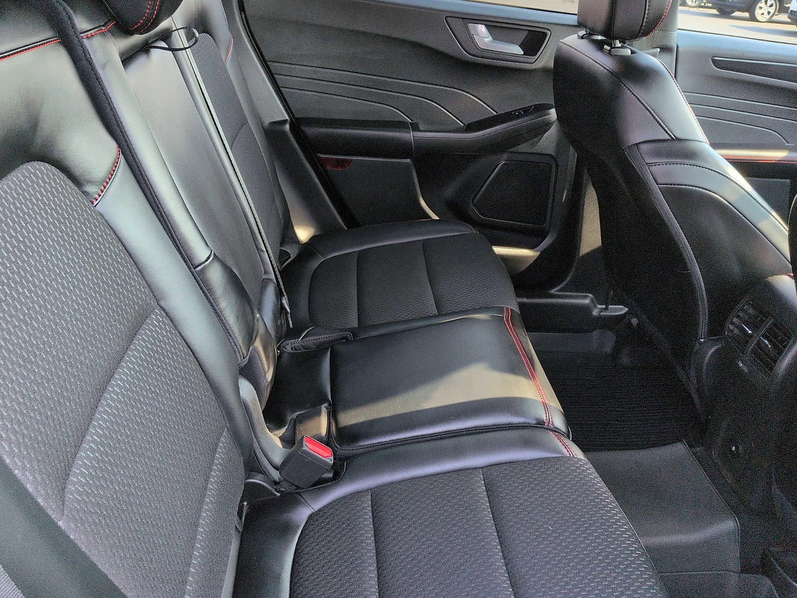 Certified 2025 Ford Escape ST-Line w/ Tech Pack #1 AWD/4WD image 11