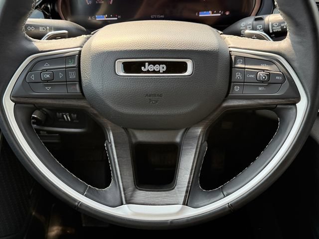 Used 2022 Jeep Grand Cherokee L Limited w/ Black Appearance Package AWD/4WD image 31