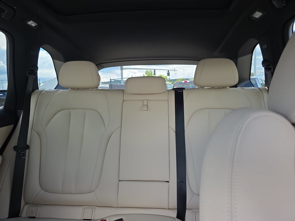 Used 2022 BMW X5 xDrive40i w/ Premium Package AWD/4WD image 41