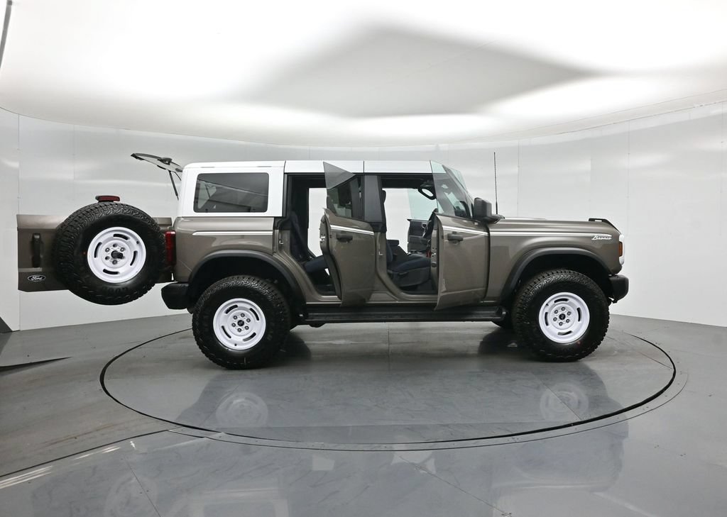 Certified 2026 Ford Bronco Heritage Edition AWD/4WD image 4