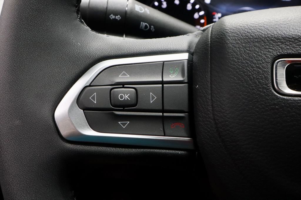 Used 2024 Jeep Compass Latitude AWD/4WD image 27