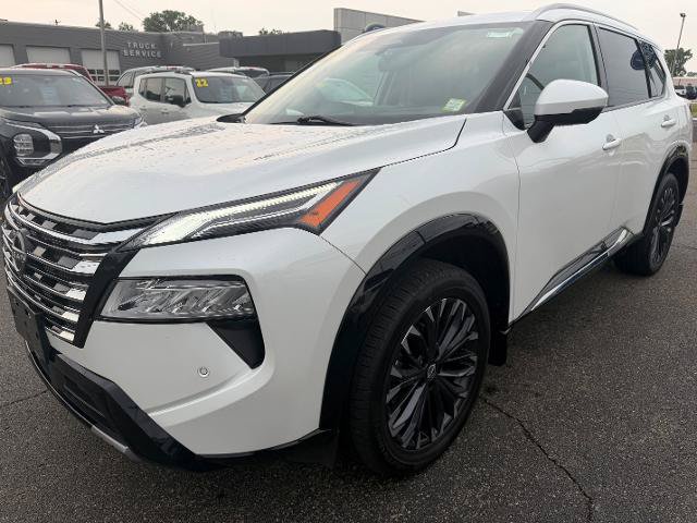 Used 2024 Nissan Rogue Platinum w/ Platinum Premium Package AWD/4WD image 4