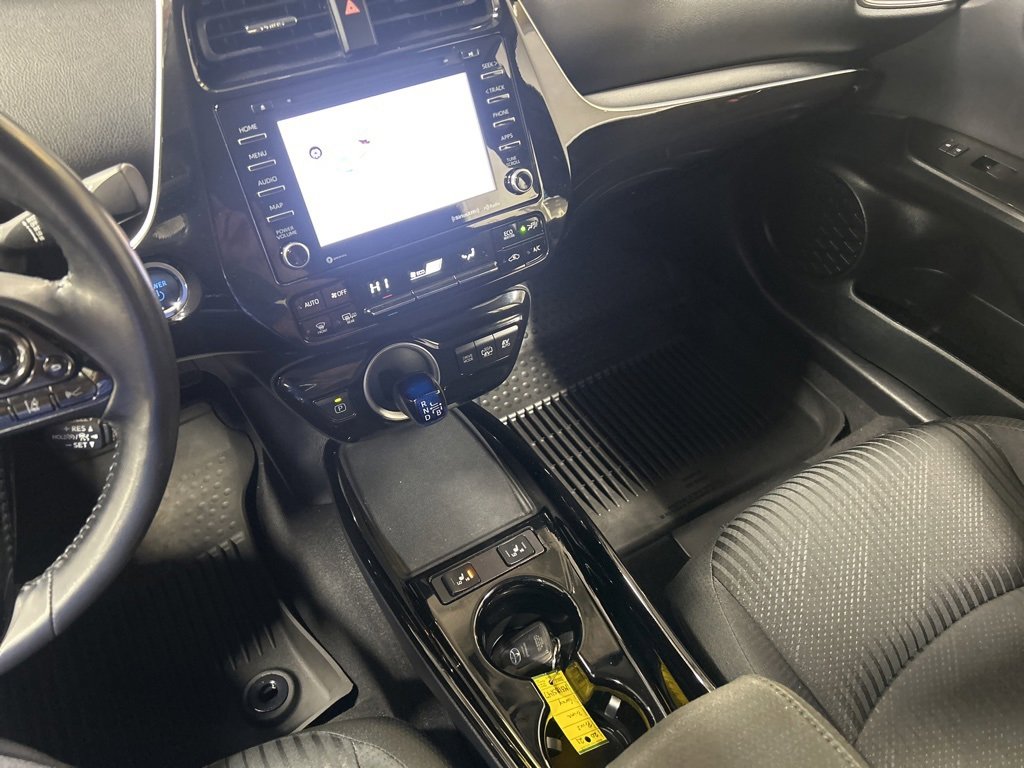 Used 2021 Toyota Prius Prime LE image 4