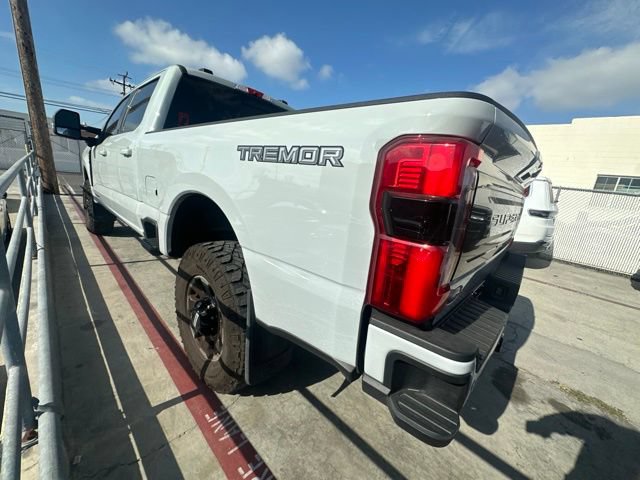 Certified 2025 Ford F250 Platinum w/ Tremor Off-Road Package AWD/4WD image 9