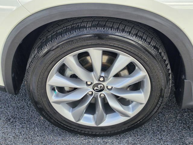 Used 2022 INFINITI QX50 Luxe FWD image 10