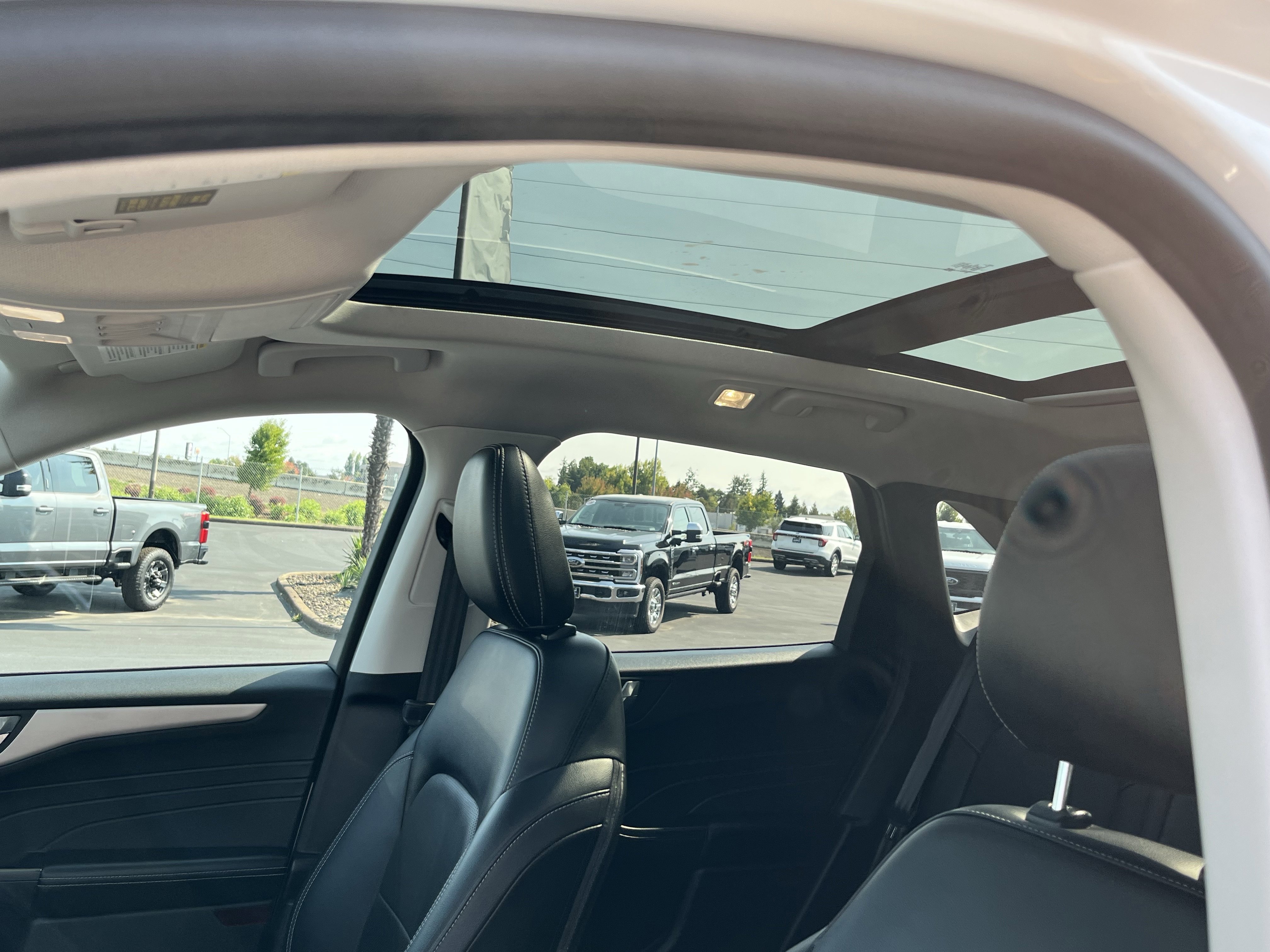 Certified 2022 Ford Escape SEL w/ Technology Package image 16