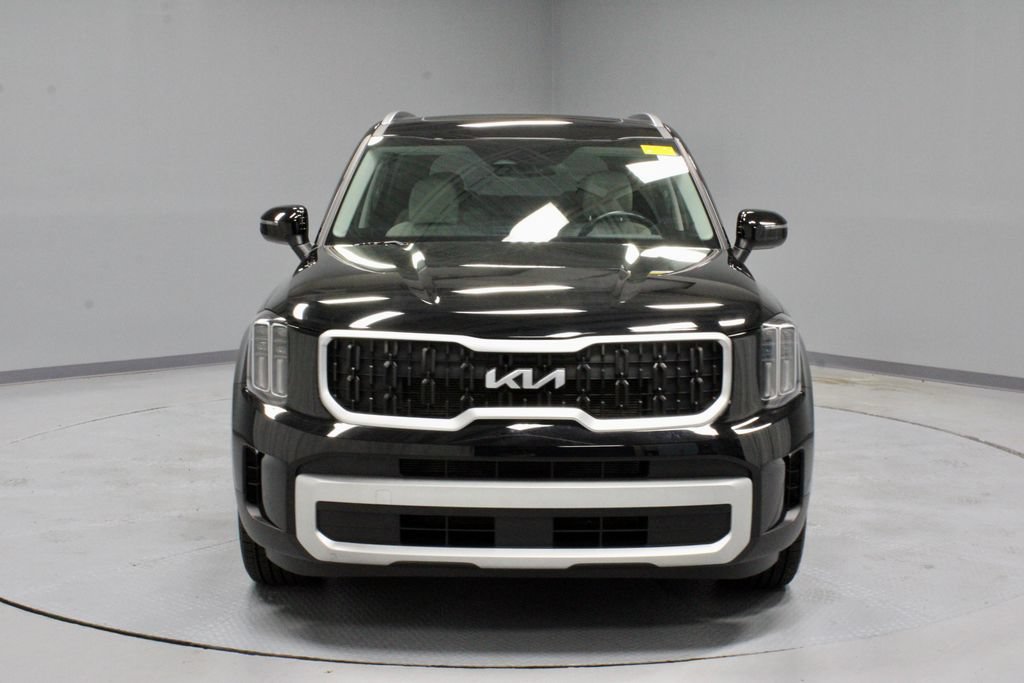 Used 2024 Kia Telluride EX w/ EX Captain's Chair Package FWD image 6