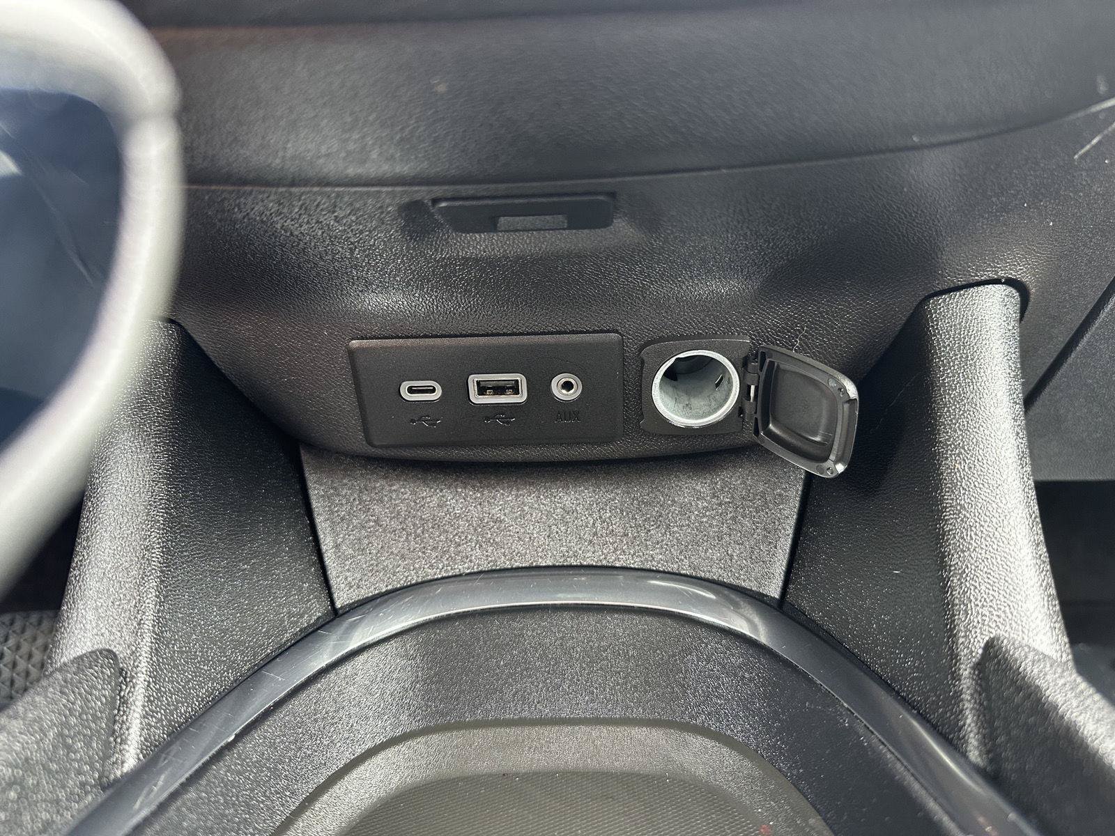 Used 2025 Chevrolet Malibu LT FWD image 28