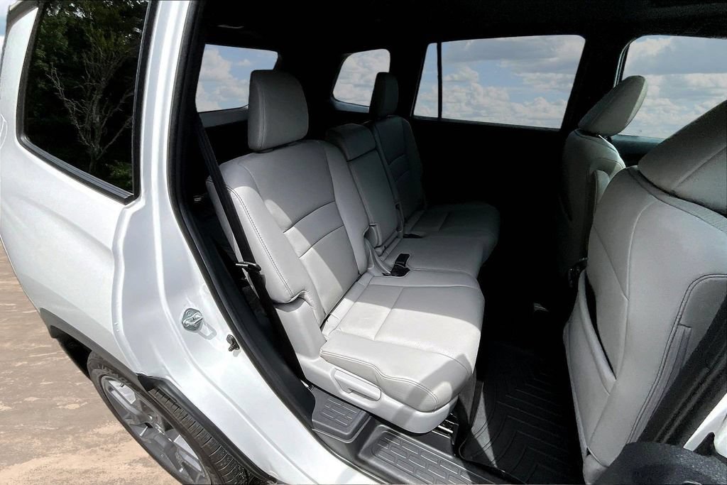 Used 2023 Honda Passport EX-L image 27