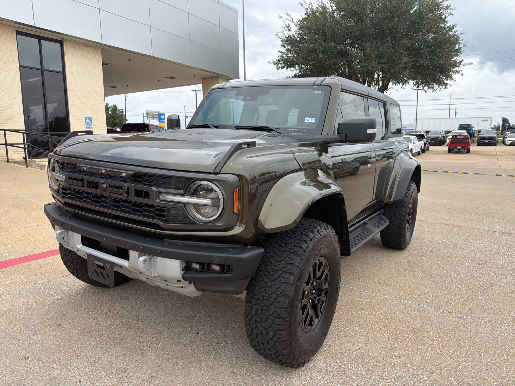 Certified 2025 Ford Bronco Raptor w/ Interior Carbon Fiber Pack AWD/4WD image 7