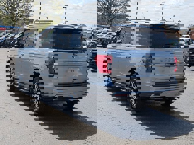 Certified 2023 Ford Expedition XLT image 3