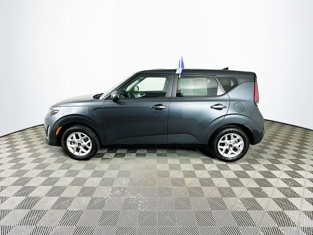 Used 2025 Kia Soul LX w/ LX Technology Package FWD image 7