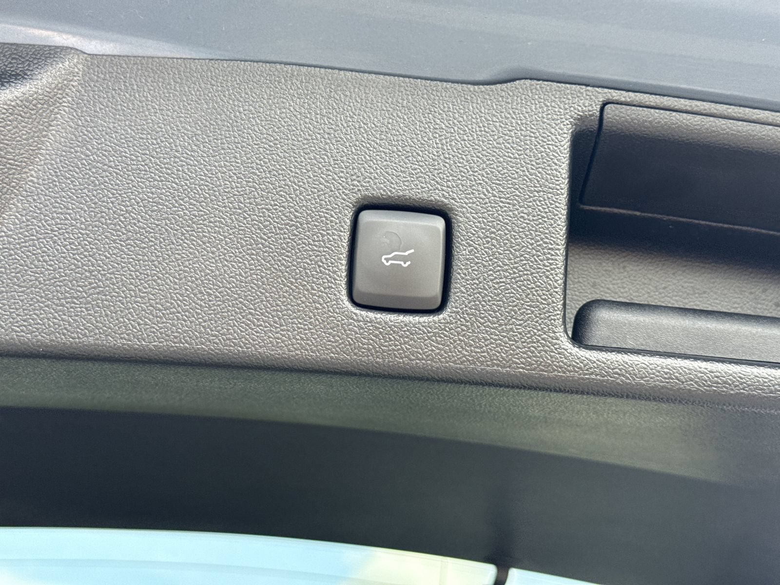 Certified 2025 Ford Escape Platinum FWD image 14