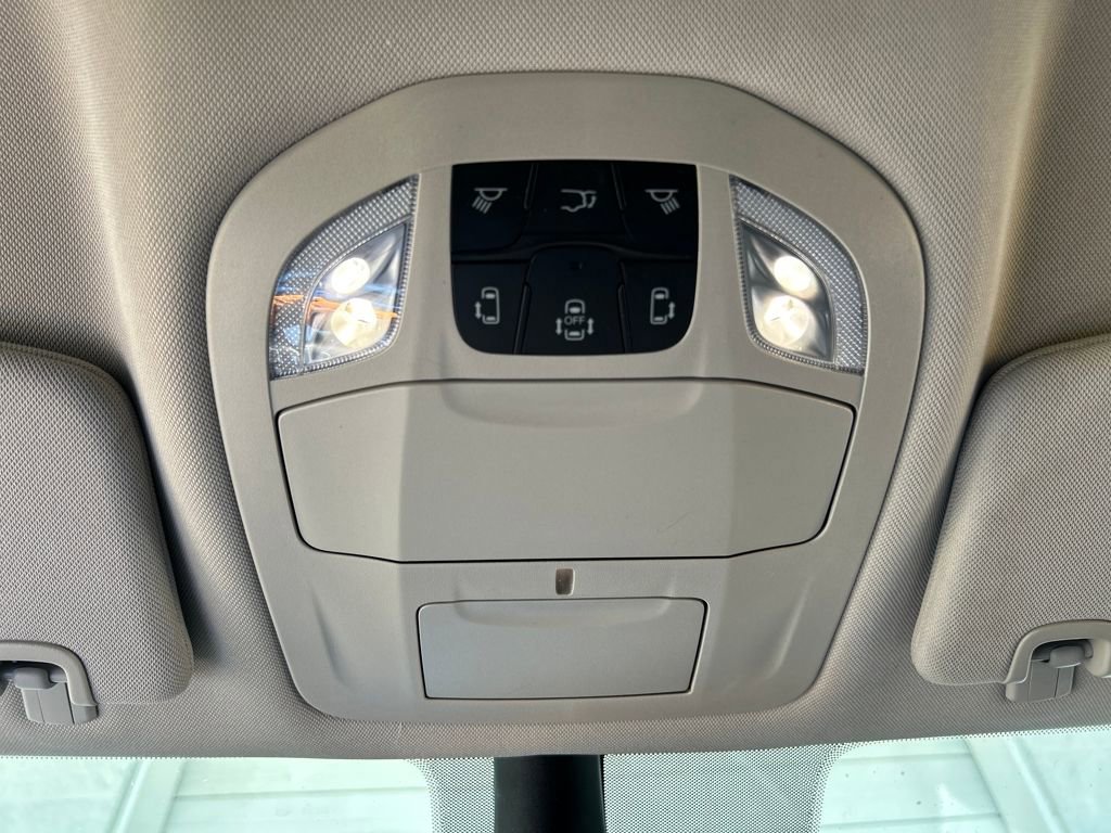 Used 2023 Chrysler Pacifica Touring-L image 20