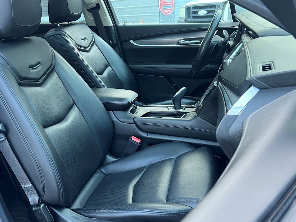 Used 2018 Cadillac XT5 Premium Luxury image 9