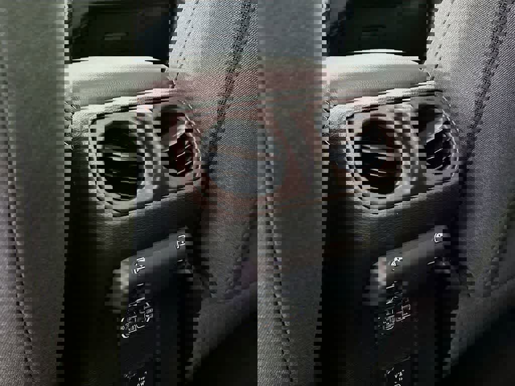 Used 2024 Jeep Wrangler Sahara image 16