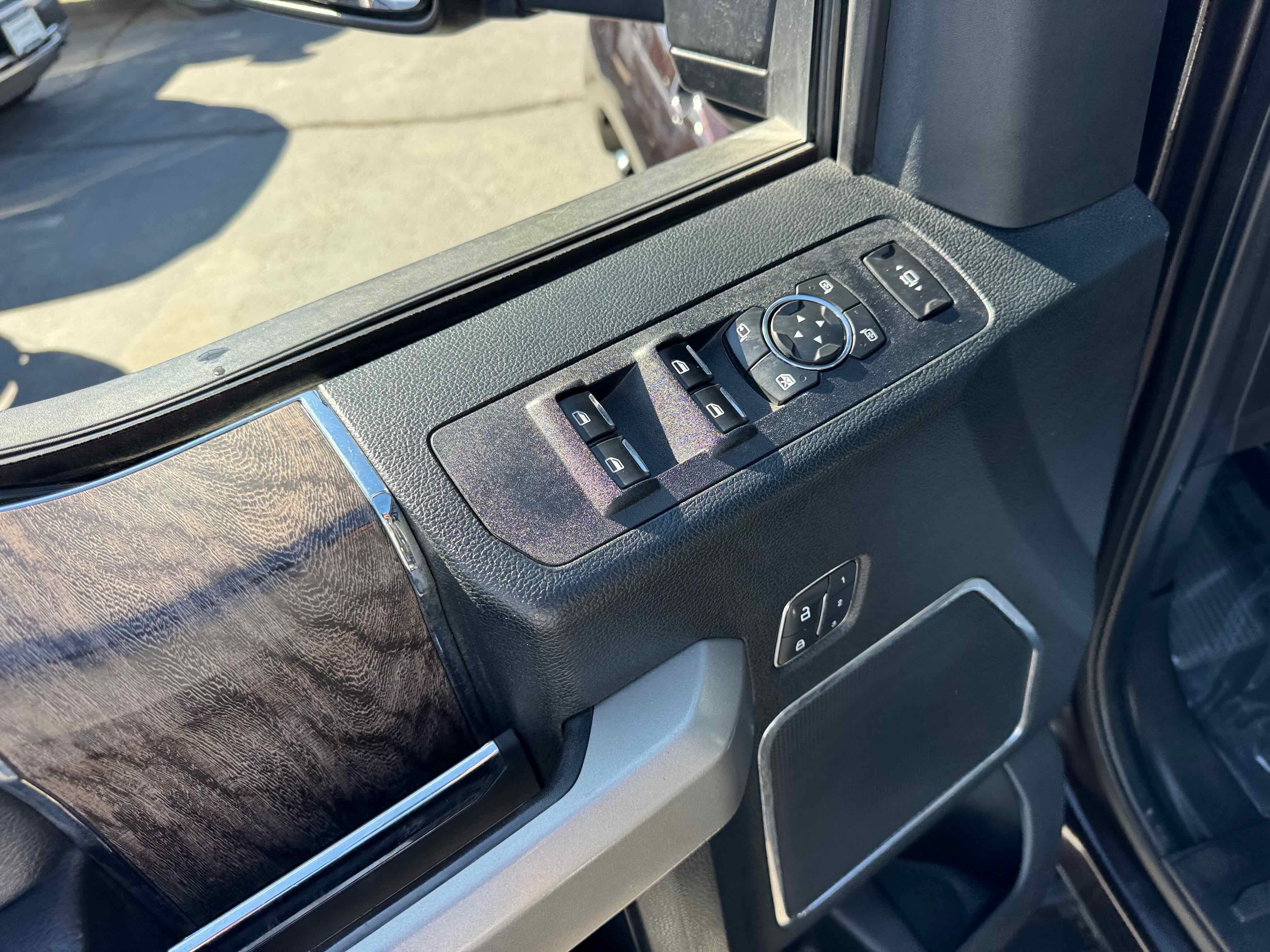 Certified 2019 Ford F350 Lariat image 18