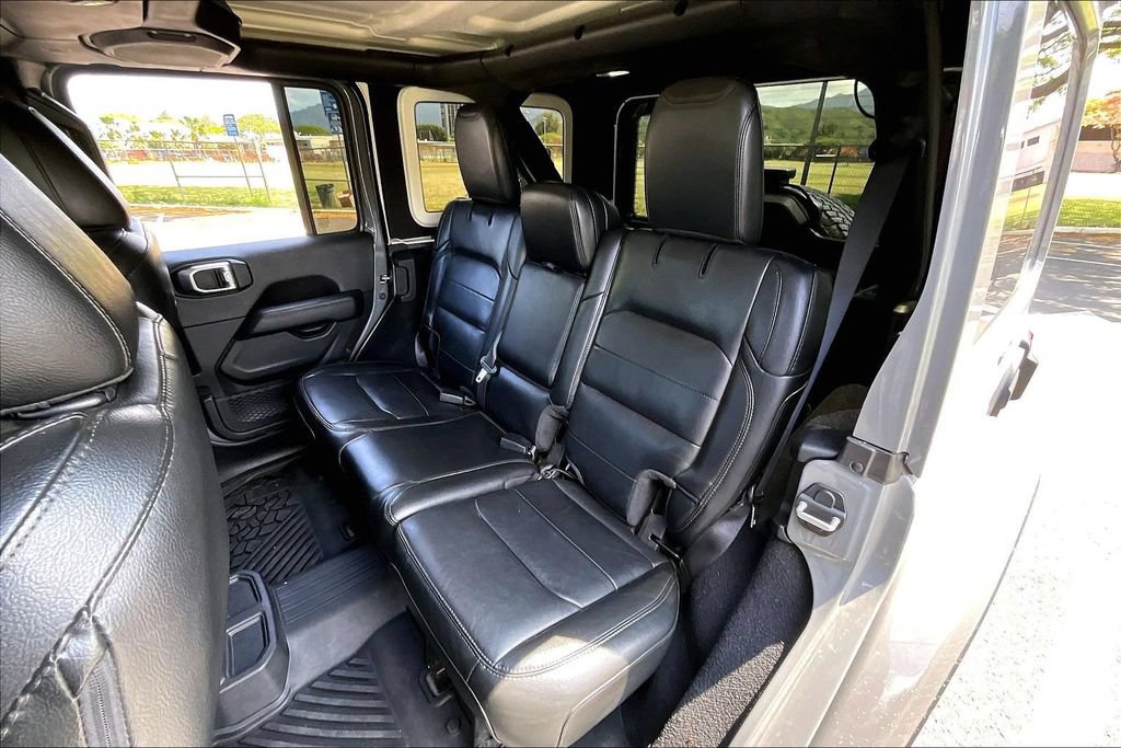 Used 2022 Jeep Wrangler Unlimited Sahara AWD/4WD image 28