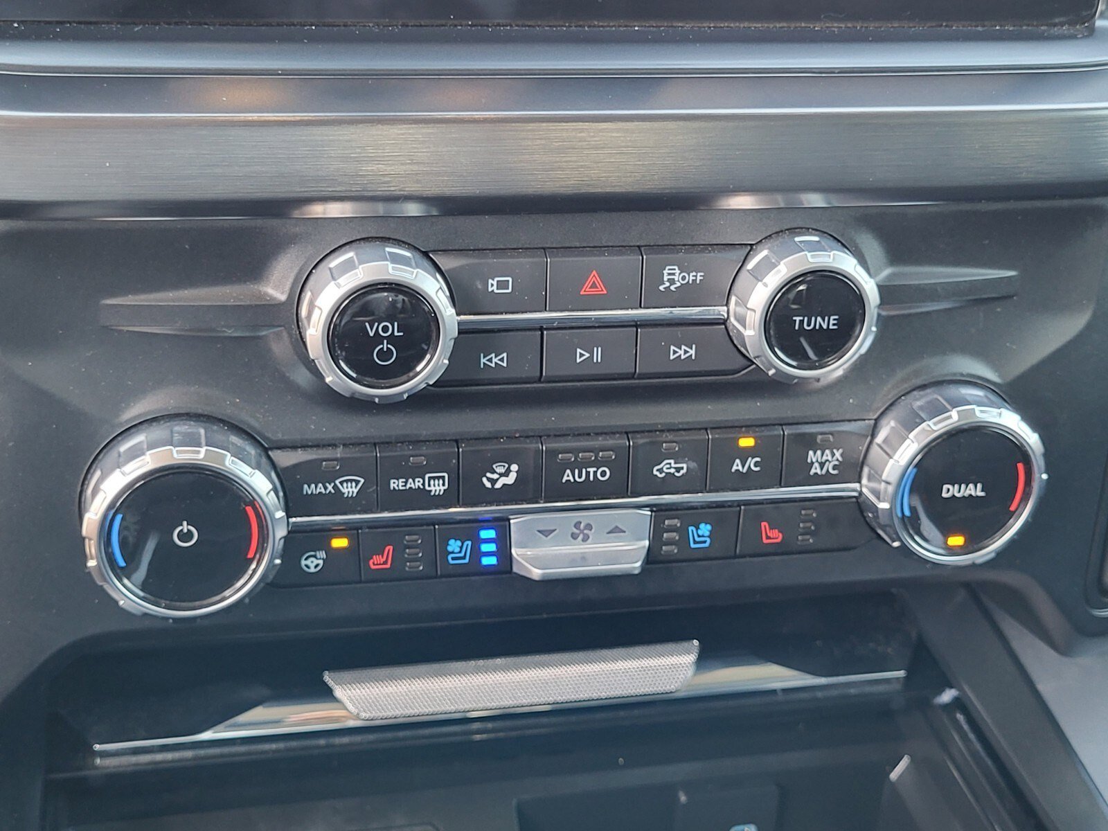 Certified 2025 Ford F250 Lariat w/ Lariat Ultimate Package AWD/4WD image 24