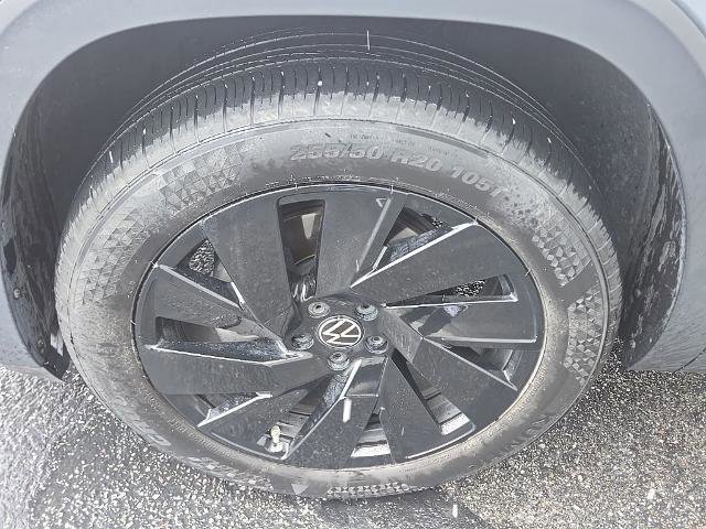 Used 2024 Volkswagen Atlas Cross Sport SE image 13