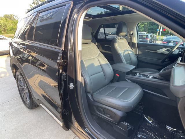 Certified 2025 Ford Explorer Active w/ Active Comfort Package AWD/4WD image 37