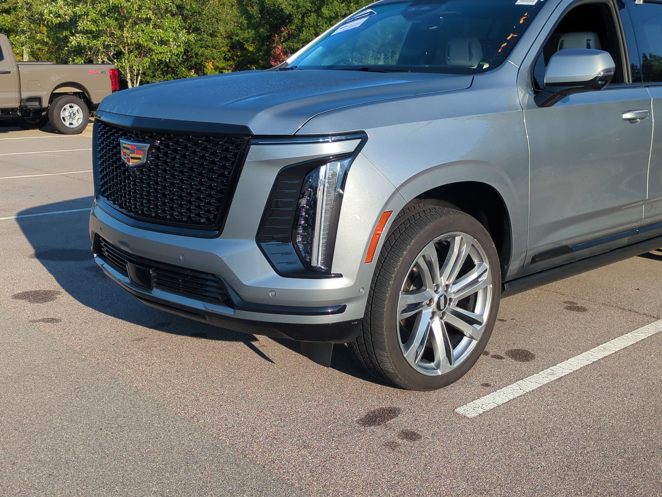 Used 2025 Cadillac Escalade ESV Sport Platinum w/ LPO, Floor Liner Package AWD/4WD image 10