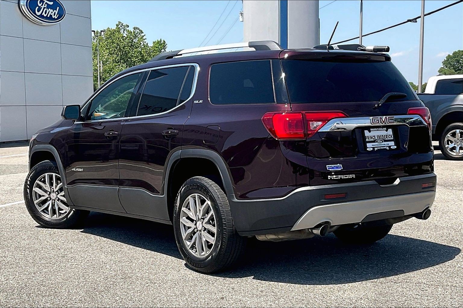 Used 2017 GMC Acadia SLE w/ LPO, Floor Liner Package FWD image 11